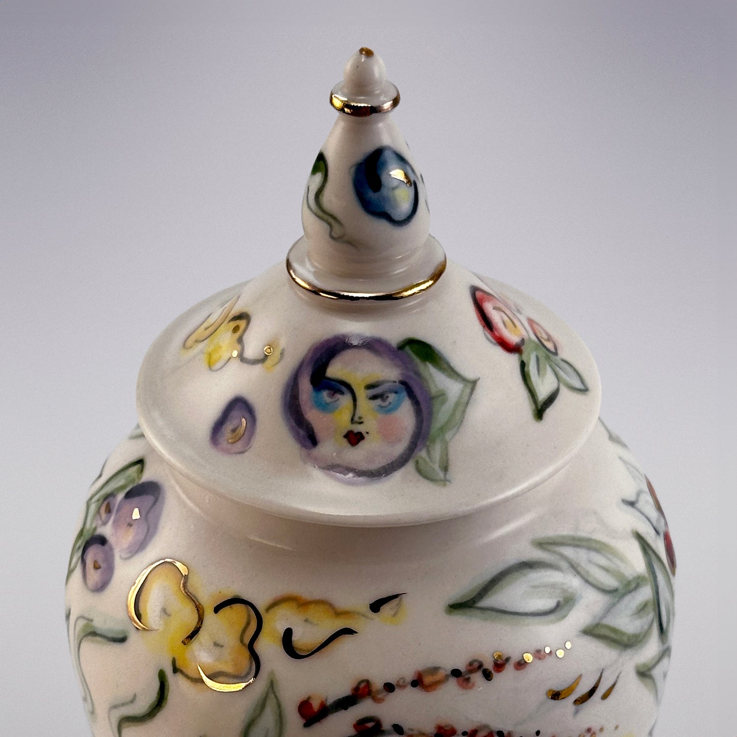 Urn IV